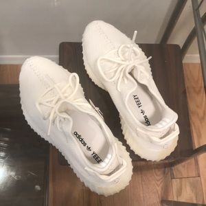 YEEZYS. Size 9.